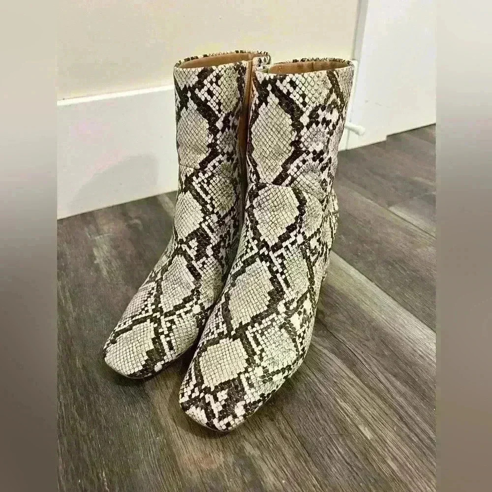 Snake skin  boots size 7